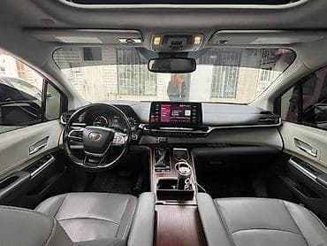 таеты: Toyota Sienna: 2022 г., 2.5 л, Автомат, Гибрид, Минивэн — 3