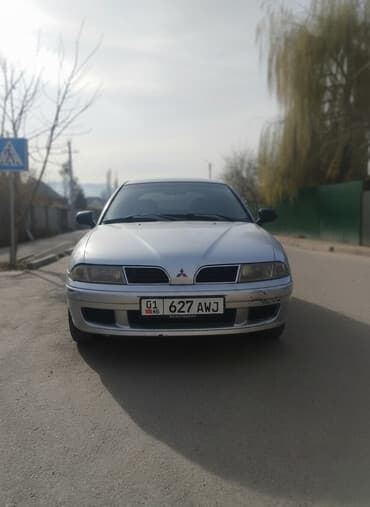 Mitsubishi Carisma: 2002 г., 1.6 л, Механика, Газ, Седан
