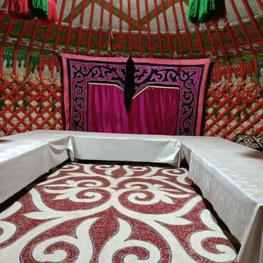 профессиональные музыкальные инструменты: Аренда юрты, Каркас Деревянный, 85 баш, Стулья — 7