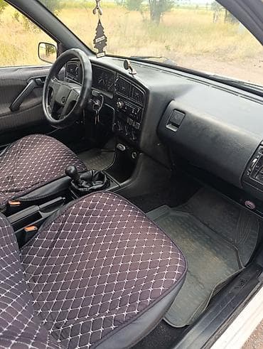 Унаа: Volkswagen Passat Variant: 1991 г., 1.8 л, Кол менен иштөөчү, Бензин, Универсал — 8