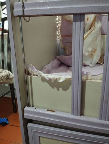 купить манеж детский бу: Продаю манеж качалка с матрасом есть маленкие нюансы смотрите фото — 4