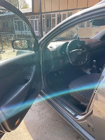 1 9 тди: Toyota Avensis: 2005 г., 2 л, Кол менен иштөөчү, Бензин, Универсал — 10