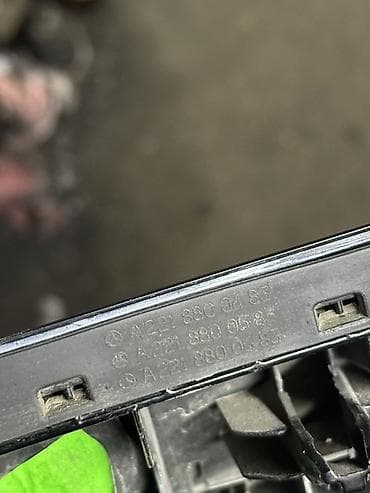 авто палировка: Решетка радиатора Mercedes-Benz Оригинал — 2