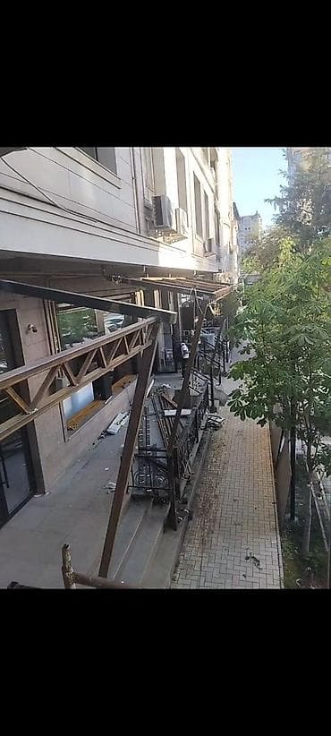 Услуги по строительству и ремонту: Изготовление перил Материал: Камень, Наружные, Гарантия — 8