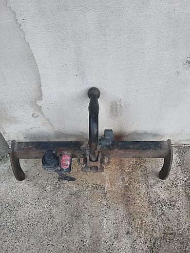 Тюнинг: Фаркоп Для легковых авто Toyota, Б/у — 1