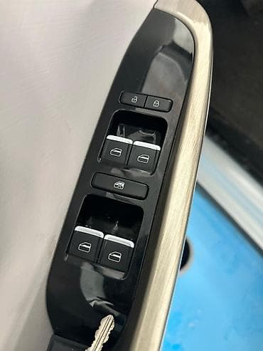 электро мобилы: Microcar : 2026 г., Электромобиль, Минивэн — 7