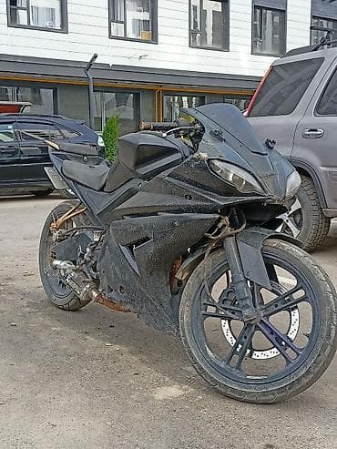 Спортивный мотоцикл в обвесе «спортив» черного цвета. Основные — 2