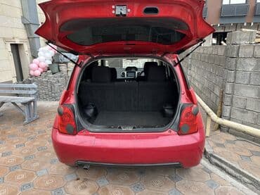 таета ис: Toyota ist: 2003 г., 1.5 л, Автомат, Бензин, Хэтчбэк — 4