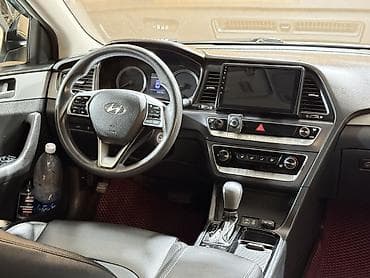 Продажа авто: Hyundai Sonata: 2018 г., 2 л, Автомат, Газ, Седан — 5