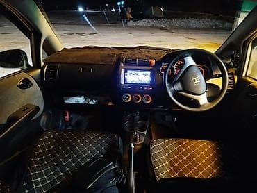 Транспорт: Honda Fit: 2002 г., 1.3 л, Вариатор, Бензин, Седан — 10