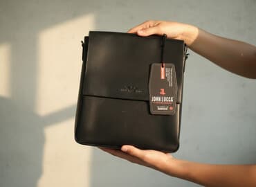 Барсетка, Armani, Материал: Экокожа, Регулируемый ремень, Новый