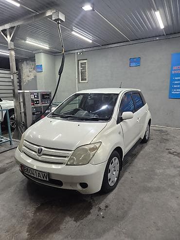 Toyota Ist: 2003 г.