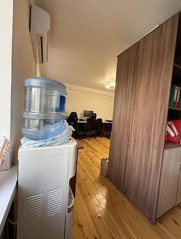 офисы в бишкеке: Аренда офисов, 45 м², В жилом комплексе, С оборудованием, С отдельной кухней, С отдельным сан узлом — 4