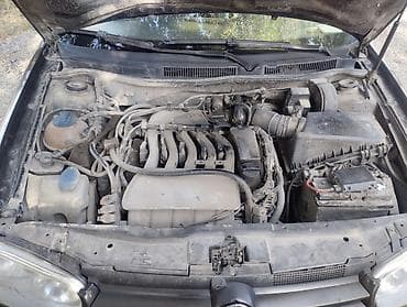 Продажа авто: Volkswagen Golf: 2003 г., 2.3 л, Механика, Газ, Хэтчбэк — 9