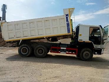 на лобовое: Грузовик, Howo, Дубль, Б/у — 2