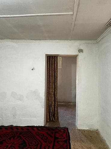 квартира жер үй: Одноэтажный дом/дачный домик с печным отоплением и санузлом внутри — 3