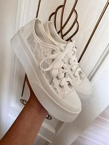 Женская обувь: Продаю новые кеды Размер 39 Отдаю за 950 сом Отлично смотрятся и с — 2