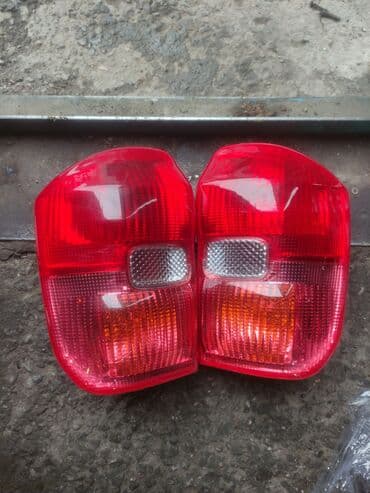 рав: Комплект стоп-сигналов Toyota 2002 г., Б/у, Оригинал — 1