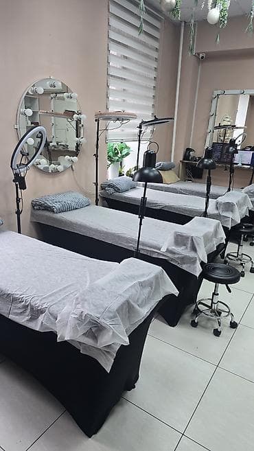 сдам место в салоне красоты: Сдаю кушетки и места для визажистов. Цена договорная. В самом центре — 2