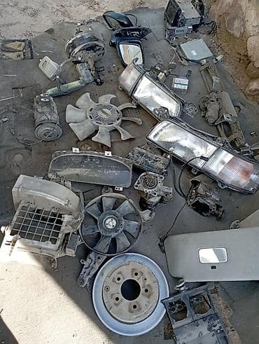 Автозапчасти (разбор, комплект). В наличии набор узлов и деталей от