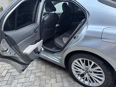 lexus e: Toyota Camry: 2020 г., 2.5 л, Автомат, Гибрид, Седан — 6