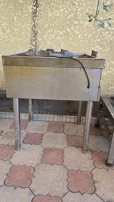 Для кафе, ресторанов: Промышленная газовая горелка/плитa на подставке (напольная), одна — 4