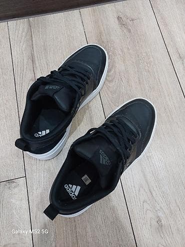 jordan 4: Кроссовки Adidas, ОРИГИНАЛ, р 40. В отличном состоянии. Коробка — 7