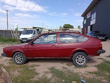 Транспорт: Volkswagen Passat: 1984 г., 1.8 л, Механика, Бензин, Хэтчбэк — 3