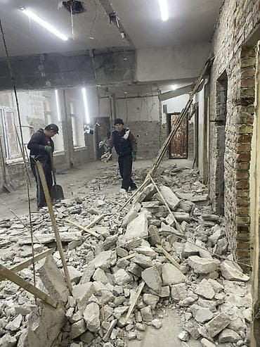 рабочие одежды: Снос стен, Разбор полов, Снятие потолков | Гипсокартонная стена, Снос перегородки, Снятие старой штукатурки | Зачистка от старых обоев, Сбивка старой штукатурки, Снятие извести | Демонтаж ламината, Демонтаж паркета, Демонтаж линолеума | Крыша из шифера, Металлочерепичная кровля, Мягкая кровля Больше 6 лет опыта — 8