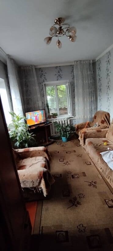 Үйдү ижарага алам: Үй, 70 кв. м, 5 бөлмө — 9