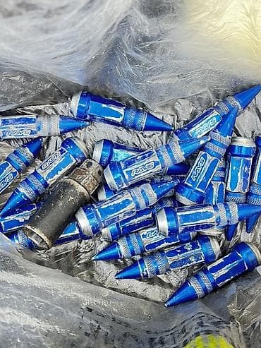 Набор декоративных колесных гаек «спайк» (остроконечные), цвет синий — 2