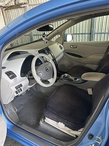 ниссан leaf: Nissan Leaf: 2011 г., 1 л, Типтроник, Электромобиль, Хэтчбэк — 6