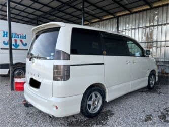 форанер 2020: Toyota Noah: 2003 г., 2 л, Автомат, Бензин, Минивэн — 3