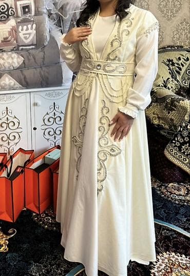 восточные формы: Вечернее платье, А-силуэт, Длинная модель, С рукавами, Стразы, M — 1