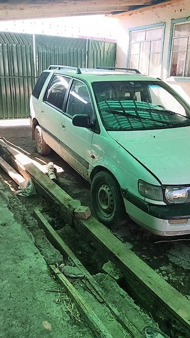 Mitsubishi Space Wagon: 1993 г., Механика, Универсал