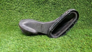 блок предохранителей: Патрубок воздухозаборника левый Е39 43 31 8 ——-379 621 Год 2002 В — 5