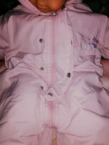 детский зимний комбез для новорождённых: Детские тёплые и на межсезонье комбезы б/у. Состояние хорошее. На — 10