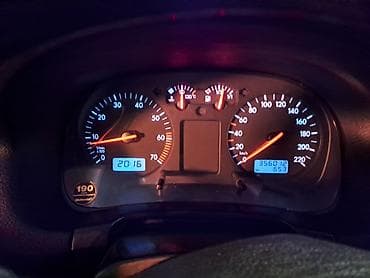 mersedes e klass: Volkswagen Golf: 2001 г., 1.6 л, Механика, Бензин, Хэтчбэк — 1