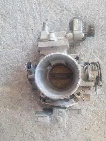 50: Дроссельная заслонка Honda 2002 г., Б/у, Оригинал, Япония — 3