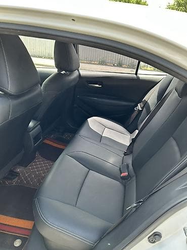 highlander 2012: Toyota Corolla: 2019 г., 1.8 л, Вариатор, Гибрид, Седан — 7