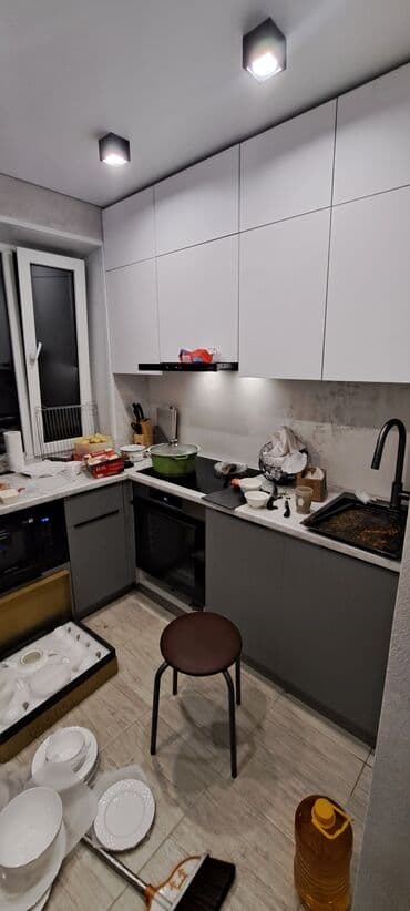 бишкек эмерек: Буйрутма эмеректер, Конок бөлмөсү, Үстөл үстү, Шкаф, Илгичтер — 15