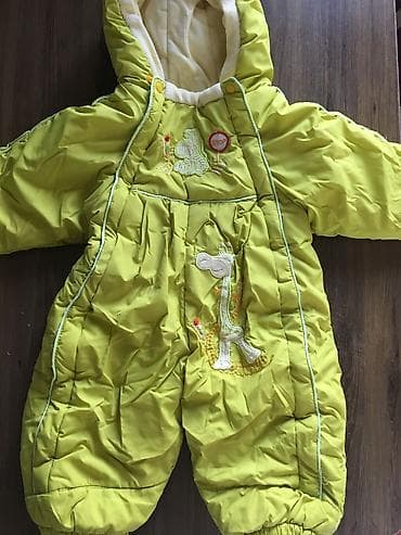 Игровые манежи: Зимний комбинезон б/у
На возраст с 3 месяцев до 1 года 
Стоимость -500 — 1