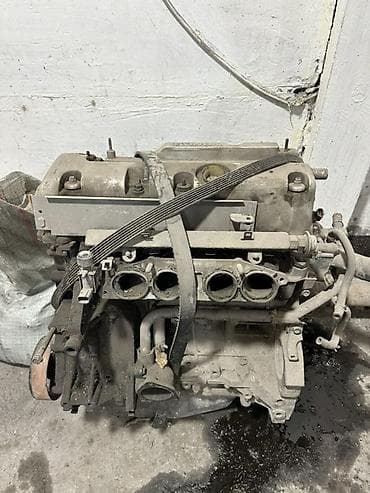 Детали двигателя и моторы в сборе: Бензиновый мотор Honda 2 л, Оригинал — 1