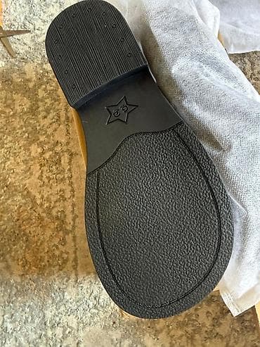 40: Женские сандалии 41 размер идёт на 40 р
Настоящая кожа — 4