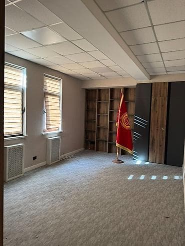Коммерческая недвижимость: Аренда офисов, 135 м², В бизнес центре, С отдельной кухней, С системой безопасности, С отдельным сан узлом — 1