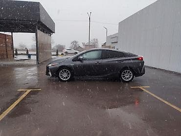 Toyota: Toyota Prius: 2019 г., 1.8 л, Гибрид, Хэтчбэк — 5