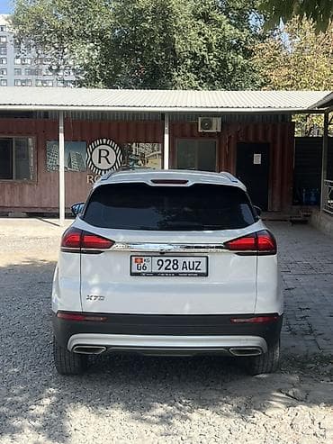 geely atlas: Geely Atlas Pro: 2025 г., 1.5 л, Автомат, Бензин, Кроссовер — 3