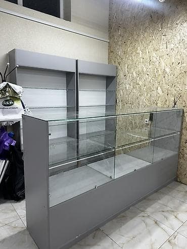 маникюрный столы: Торговое оборудование для магазина Состав комплекта: - Две пристенные — 3