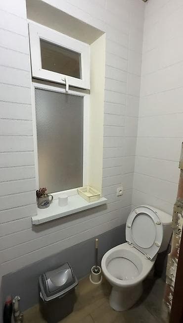 Продается дом с участком и благоустроенным двором. В центре ж/м — 8