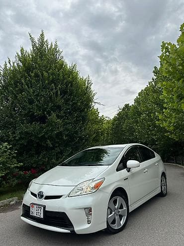 Toyota Prius: 2014 г., Гибрид, Хэтчбэк
